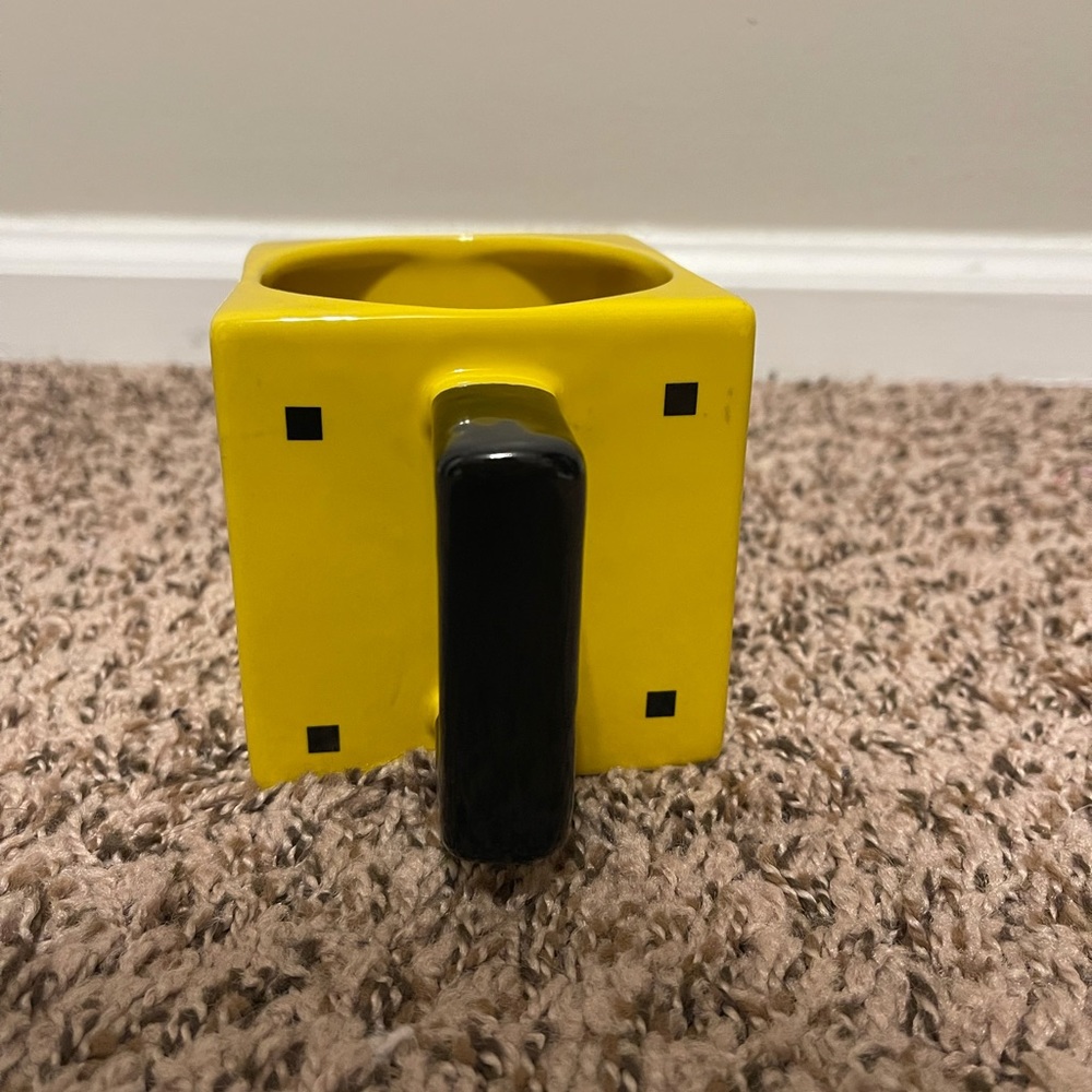 Think Geek Mario Mystery Power Up Box Ceramic Coffee Mug - Picture 5 of 7